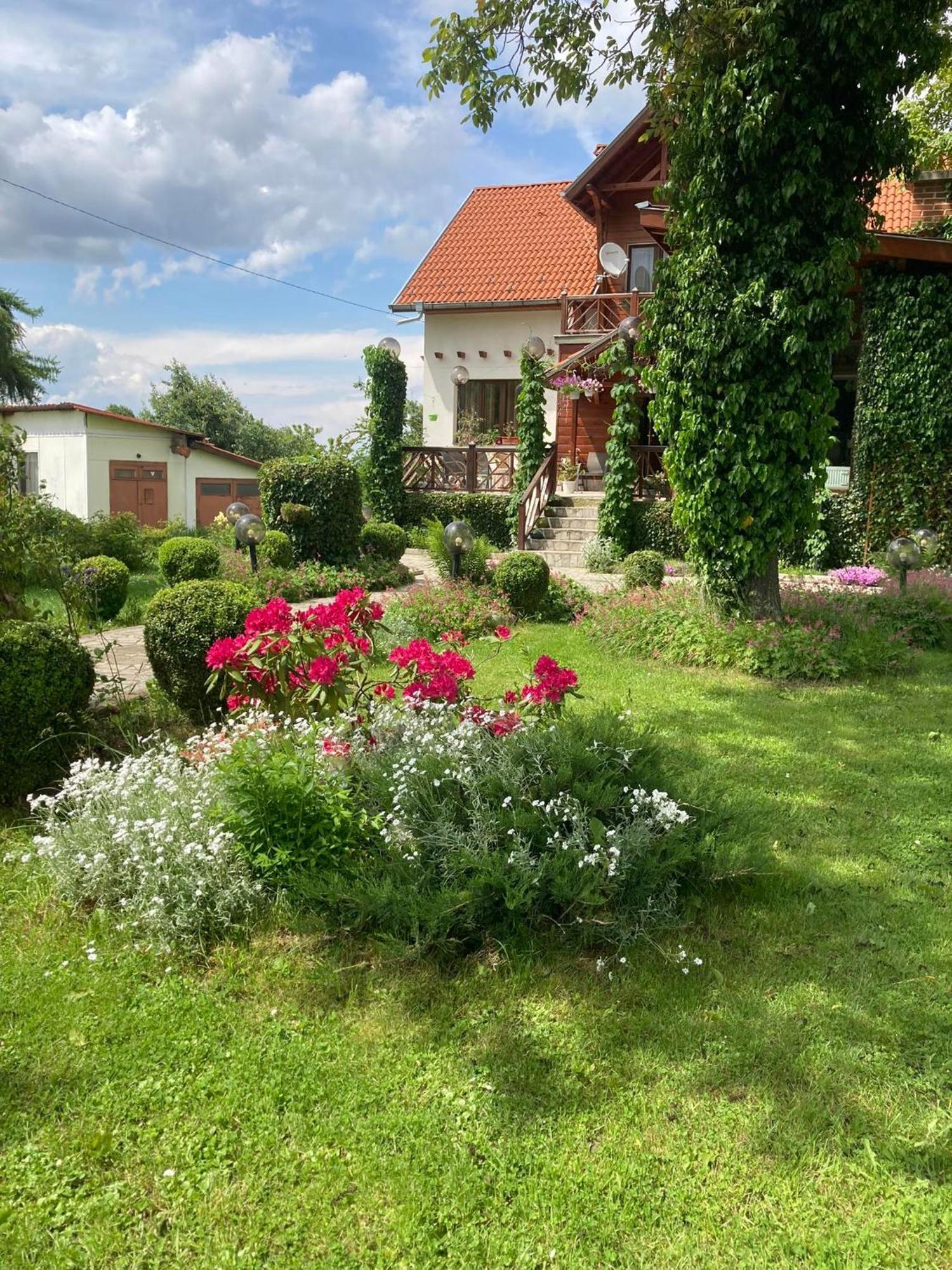 Orehite Guest House Samokov Bagian luar foto